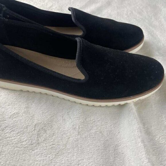 EUC Clarks Serena Brynn Black Fabric Flats size 9N - Picture 1 of 7
